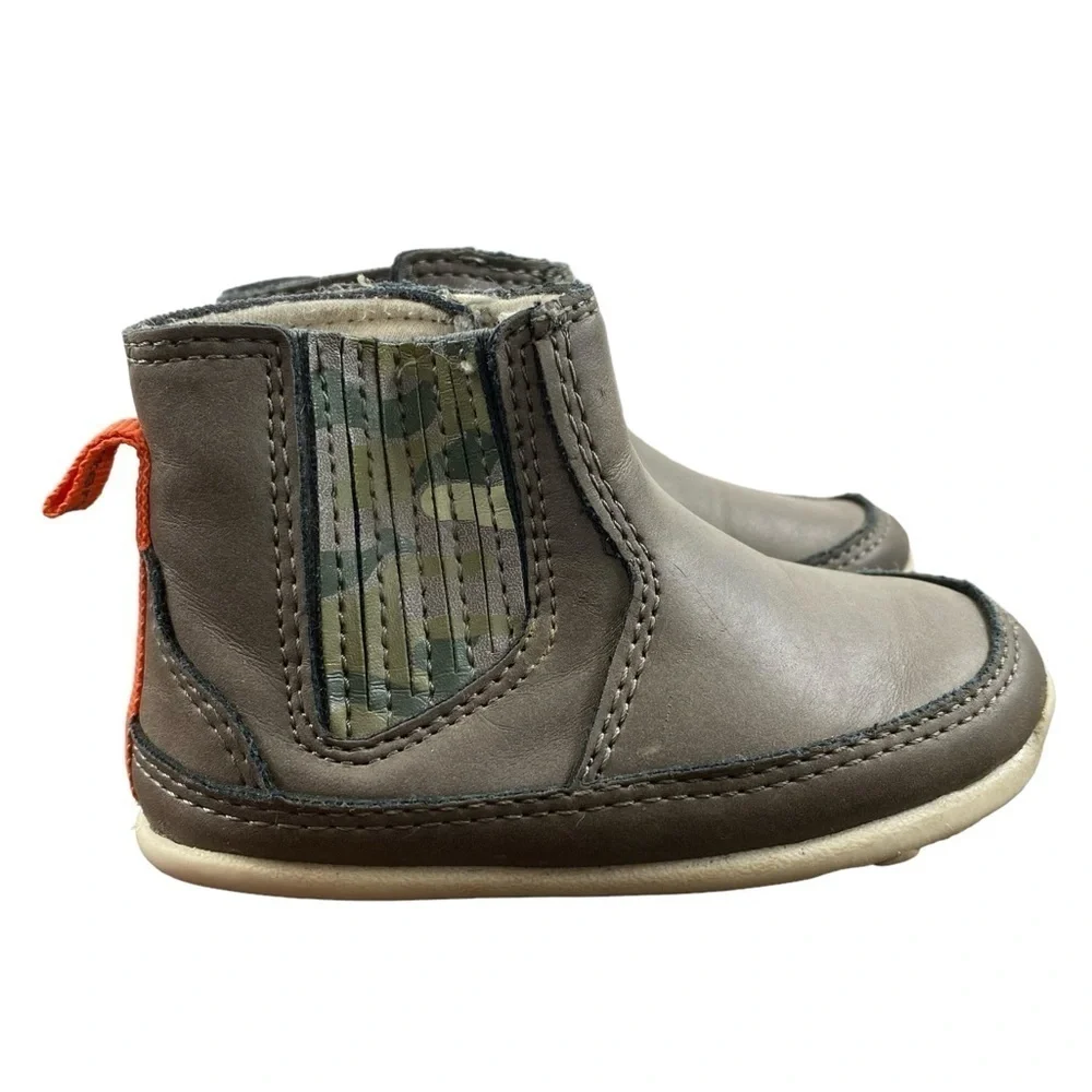 Carter’s Baby Shoes Boots Gray/Tan with Camo On The Side Rubber‎ Bottom Sz 4